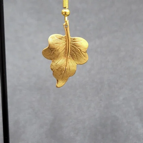 Pierced Earrings Brushed Gold Plated Dangle Detailed Leaves 1 1/8" - Picture 3 of 12